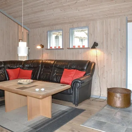 Nice In With Sauna فايرس ستراند